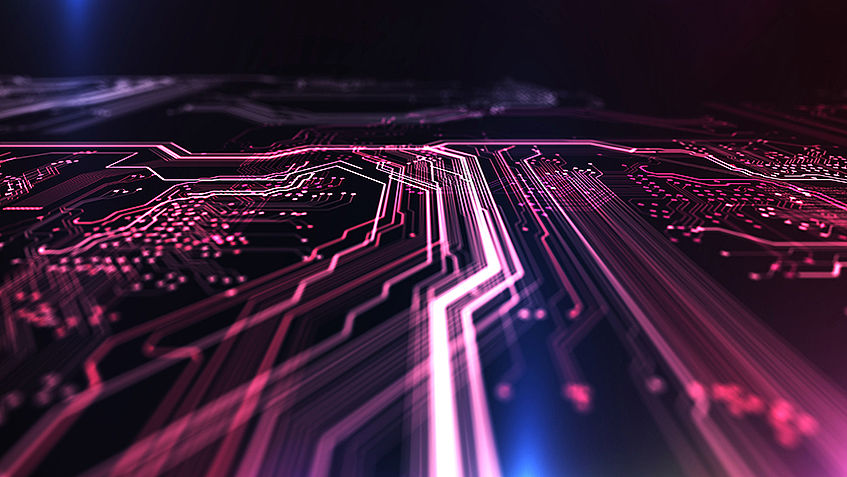 3D Illustration einer Leiterplatte in Pink vor dunklem Hintergrund.
